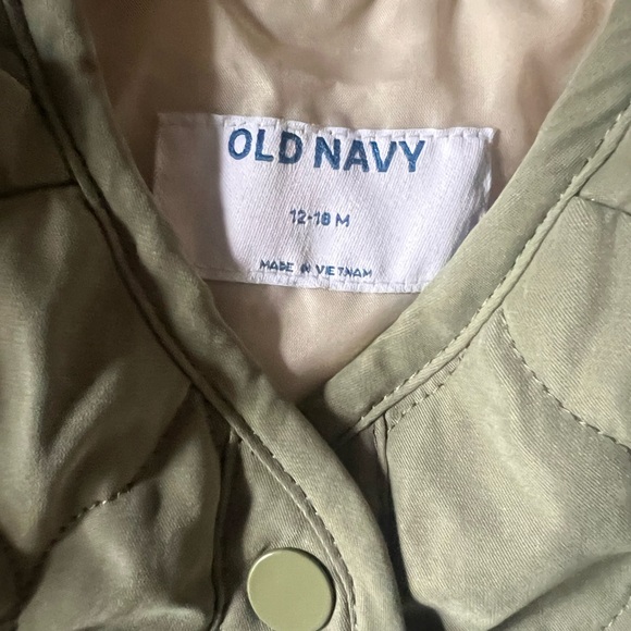 Toddler Green quilted jacket size 18 months - Picture 2 of 2